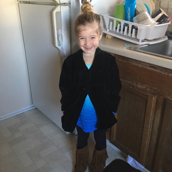 Meet your Posher, Lacey! - Picture 4 of 8